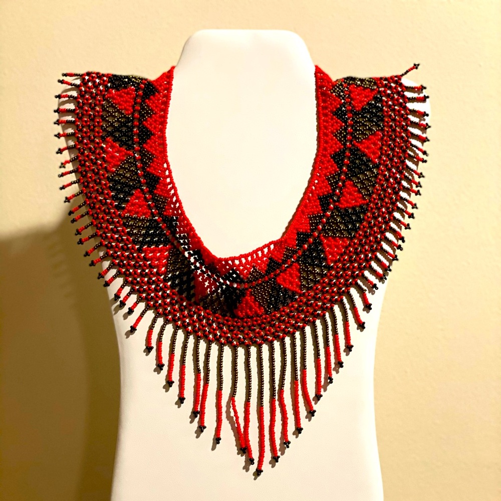 Huichol necklace! ❤️🖤